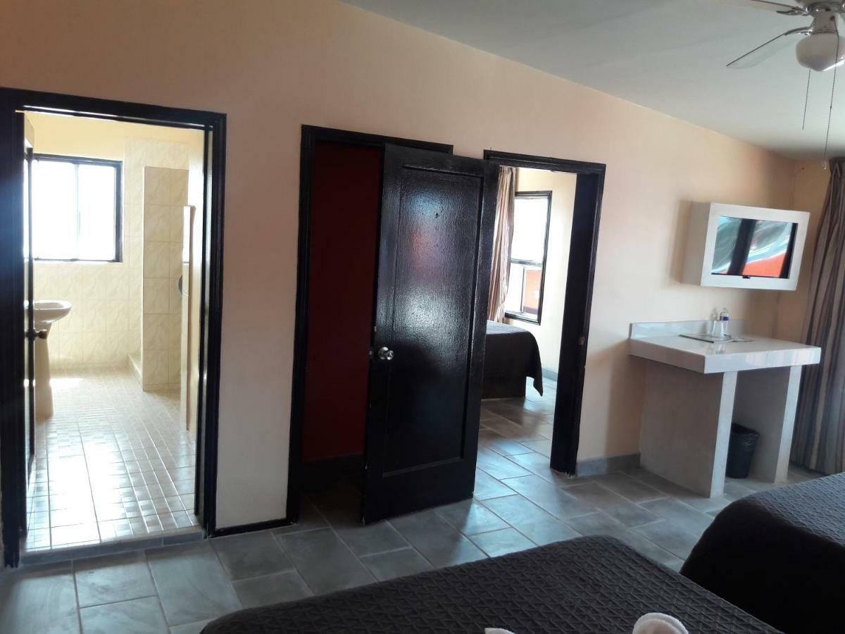 Motel Agora Ensenada Zewnętrze zdjęcie